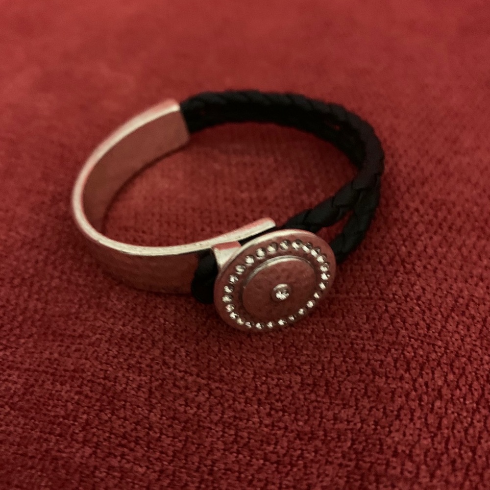 Premier design bracelet